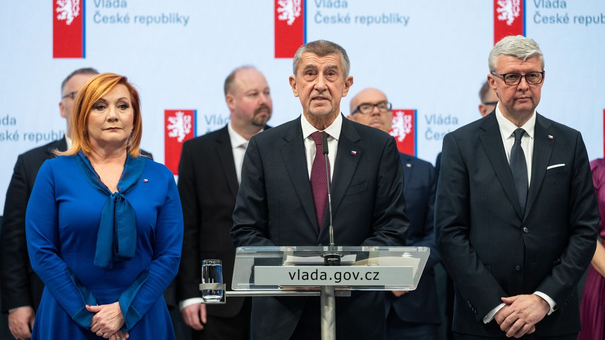 Babišova vláda žádá Sněmovnu o důvěru. SPD se o podpoře rozhoduje